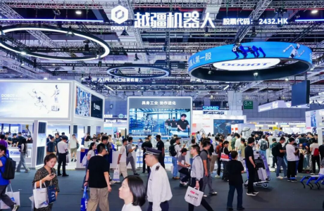 越疆“機(jī)械臂+人形+輪式+多足”具身機(jī)器人開啟工業(yè)智能體時代